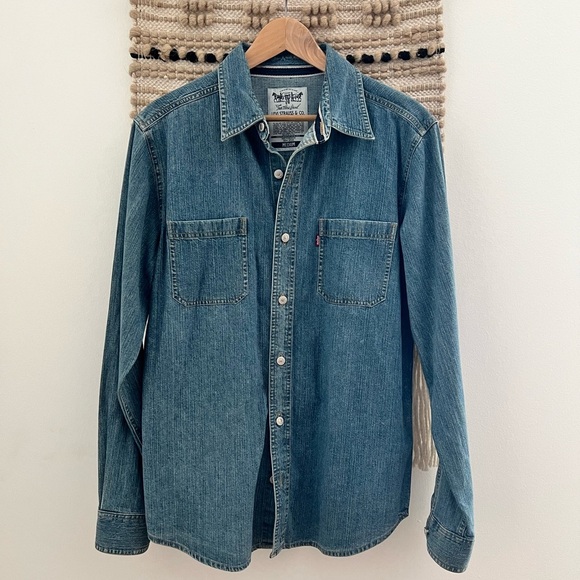 Vintage / Y2K 90s Levi's Blue Denim Long Sleeve Shirt Fall Transition Western - Picture 1 of 10
